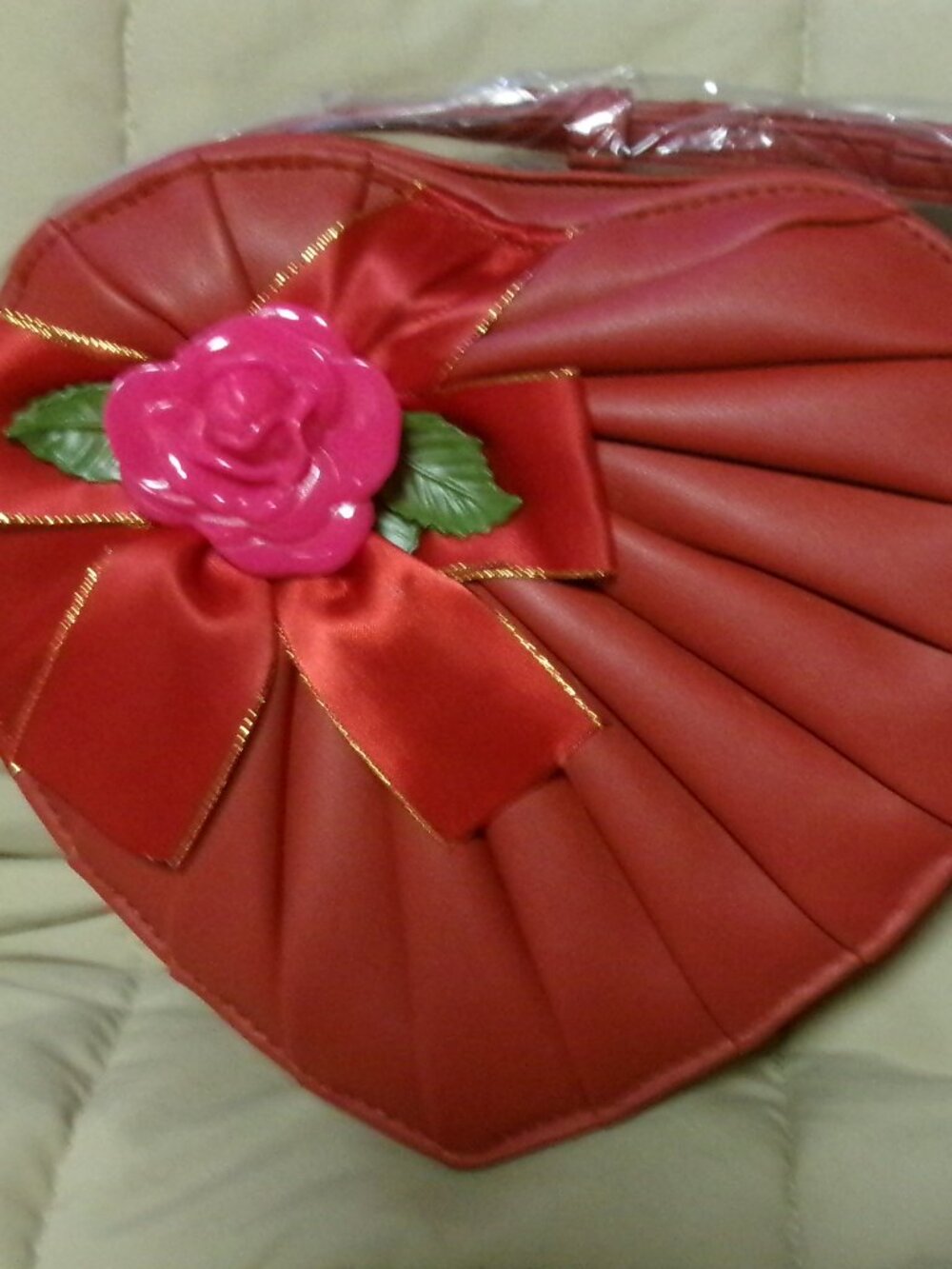 NWT Adorable Betsey Johnson Retro Romeo Heart Crossbody